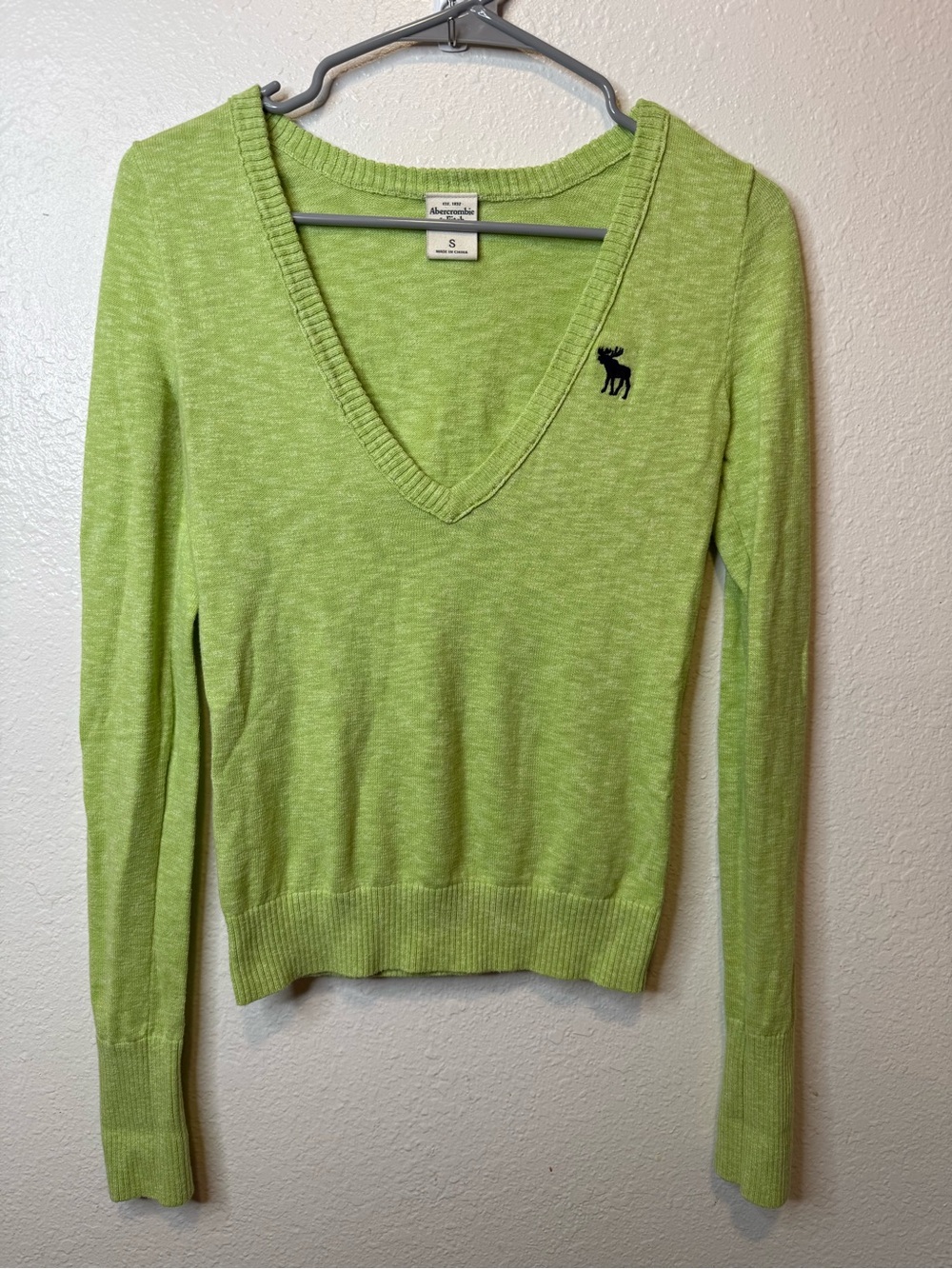 Abercrombie & Fitch Lime Green V-Neck Cable Knit Sweater Size S Y2K Style Preppy